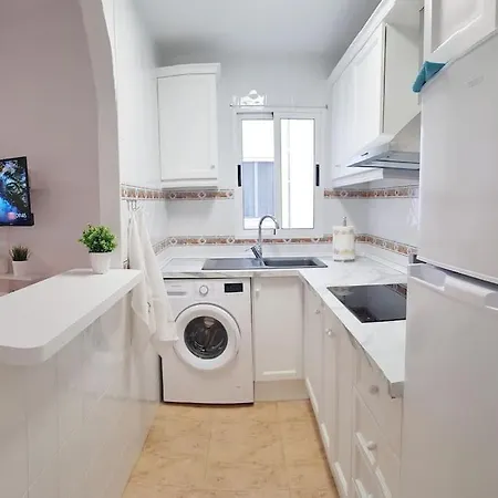 2 Bedroom 100 M To Playa De Locos ,pool
