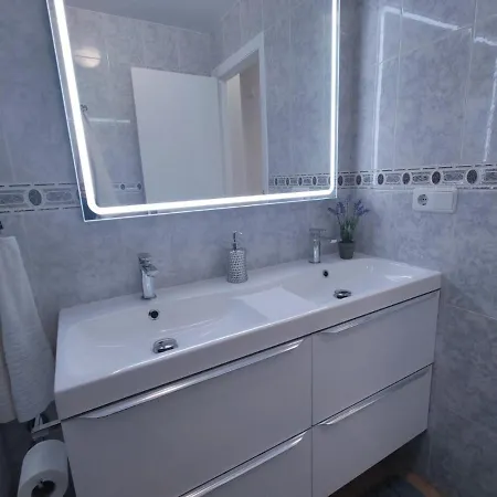 Apartment 2 Bedroom 100 M To Playa De Locos ,pool Torrevieja