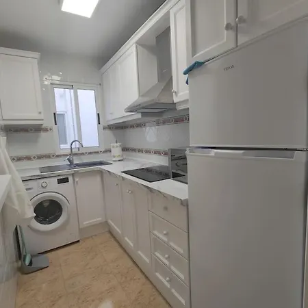 Apartment 2 Bedroom 100 M To Playa De Locos ,pool Torrevieja