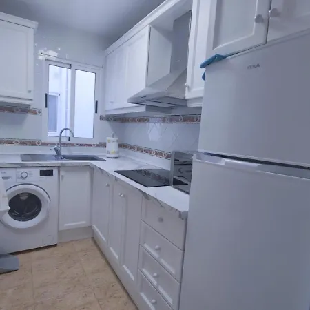 2 Bedroom 100 M To Playa De Locos ,pool * Torrevieja