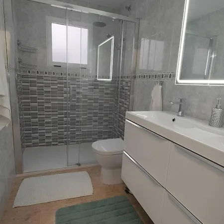 2 Bedroom 100 M To Playa De Locos ,pool *